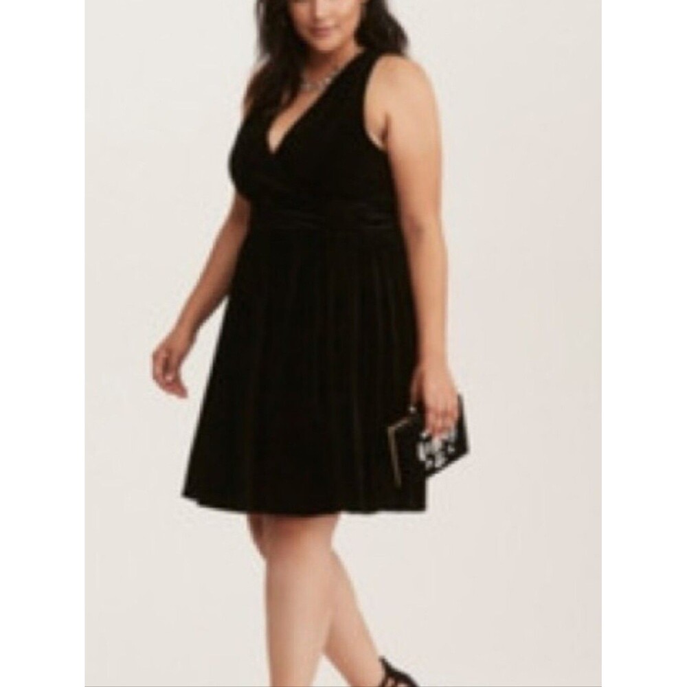 Torrid Black Velvet Surplice Full Skirt Tank Dress Size 26 plus size